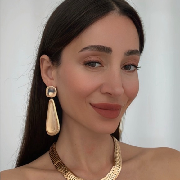 Gold Drop Dangle Earrings Trendy Jewelry - Picture 2 of 2